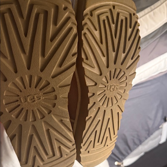 UGG Tan Winter Boots - Picture 5 of 6